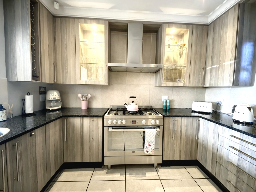 3 Bedroom Property for Sale in Boschdal North West